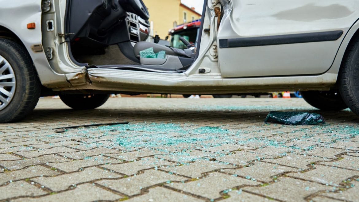 What Happens If You Crash a Loan Car – Abogados de Accidentes Riverside?